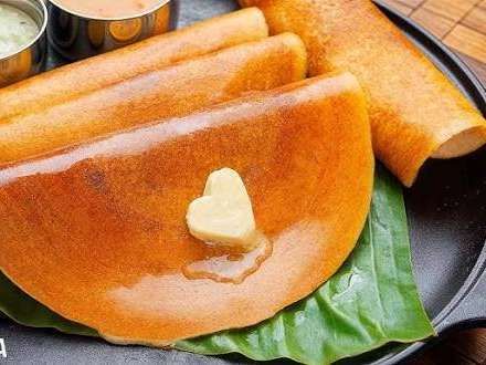 Sada Dosa With Cheese