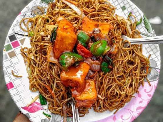 Veg Noodles with Chilli Paneer