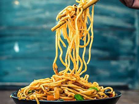 Veg Hakka Noodles Half